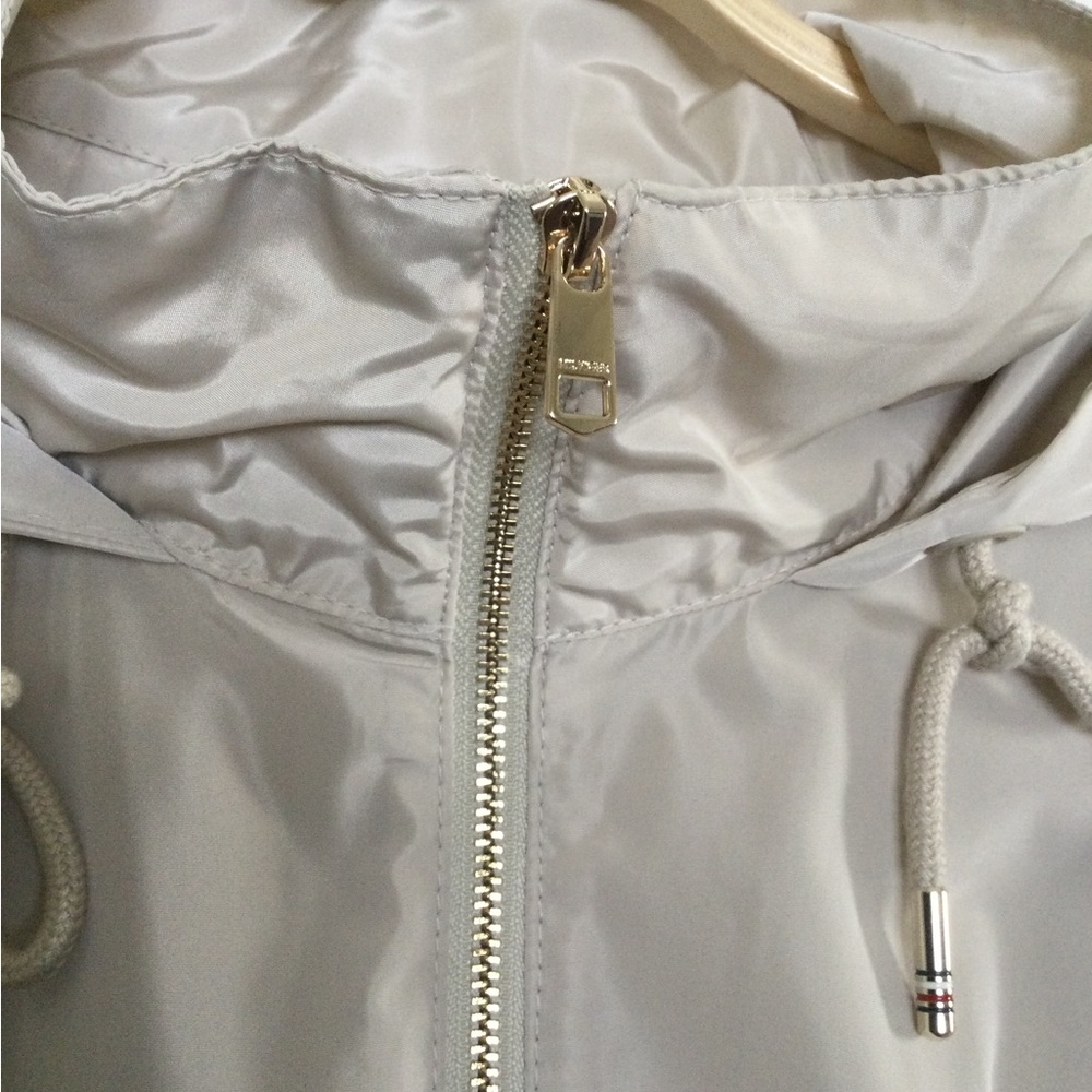 Tommy Hilfiger light jacket